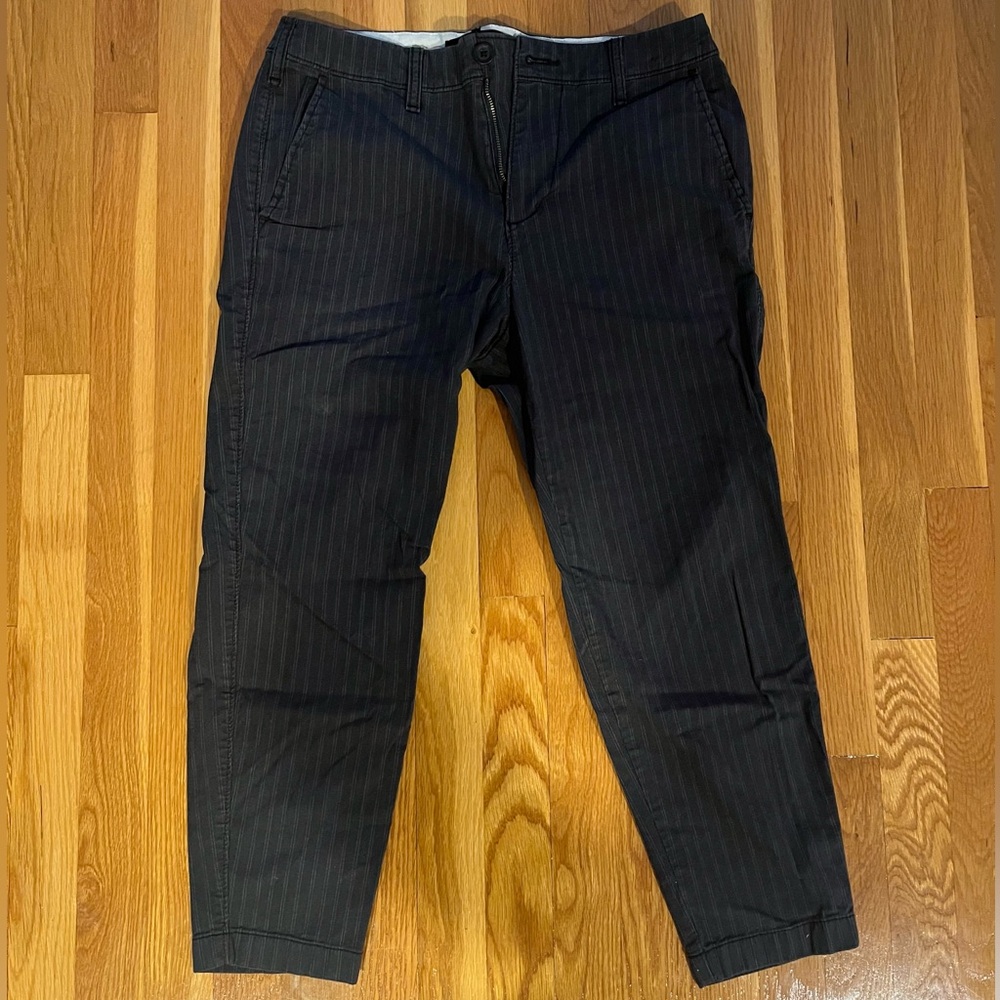hollister epic flex taper pants (30x30)